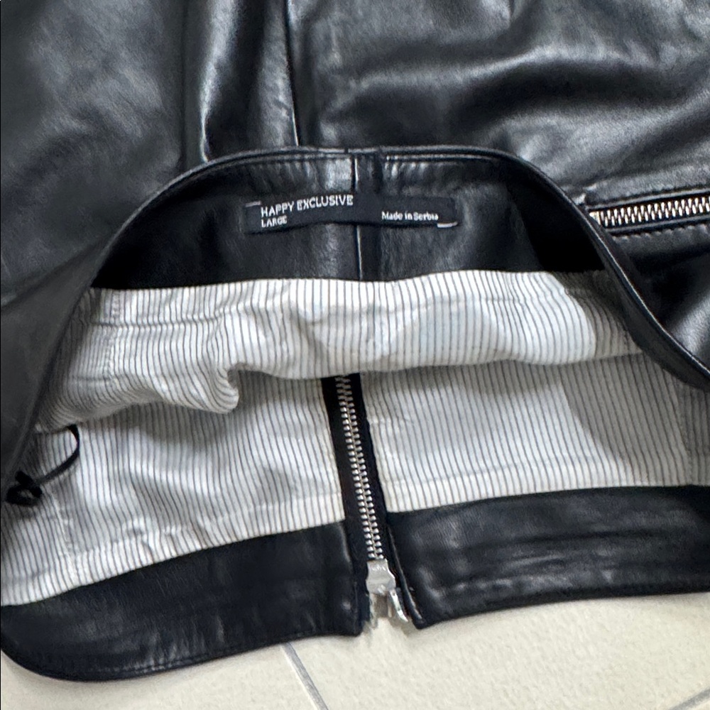 Black Leather Mini Skirt with side pockets (zipper) large - Picture 3 of 6